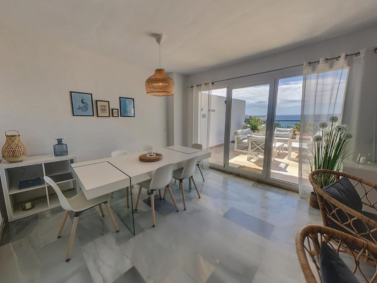 Frontline Beach Penthouse In Mi Capricho Sitio de Calahonda Kültér fotó
