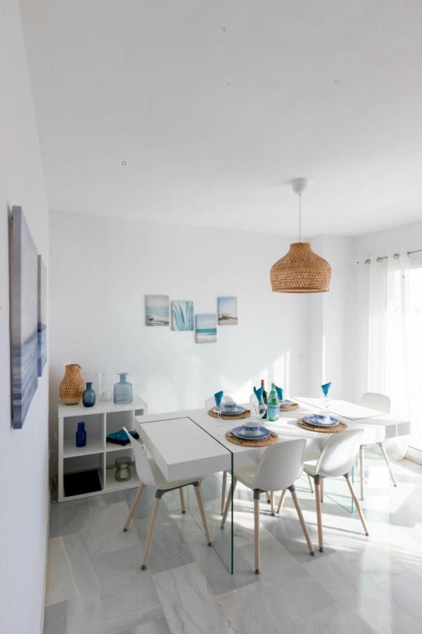 Frontline Beach Penthouse In Mi Capricho Sitio de Calahonda Kültér fotó