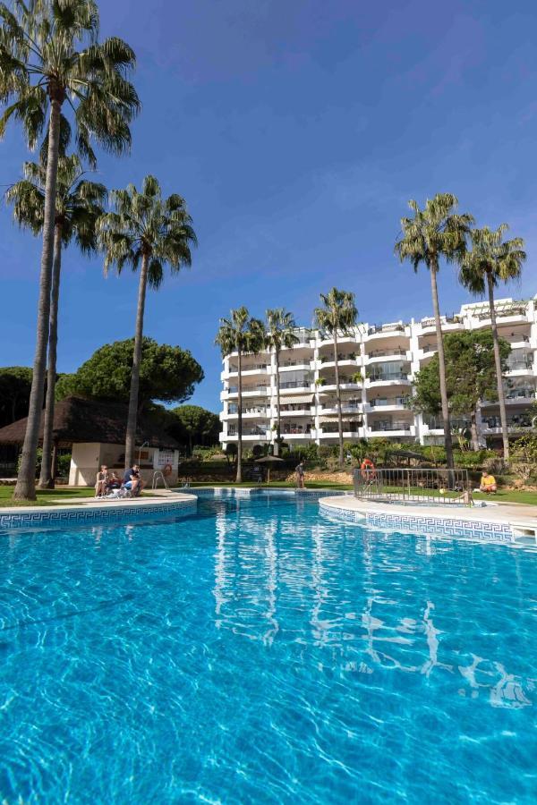 Frontline Beach Penthouse In Mi Capricho Sitio de Calahonda Kültér fotó